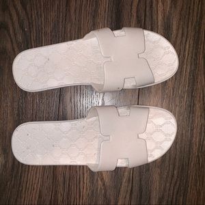 H white slides, with GG design